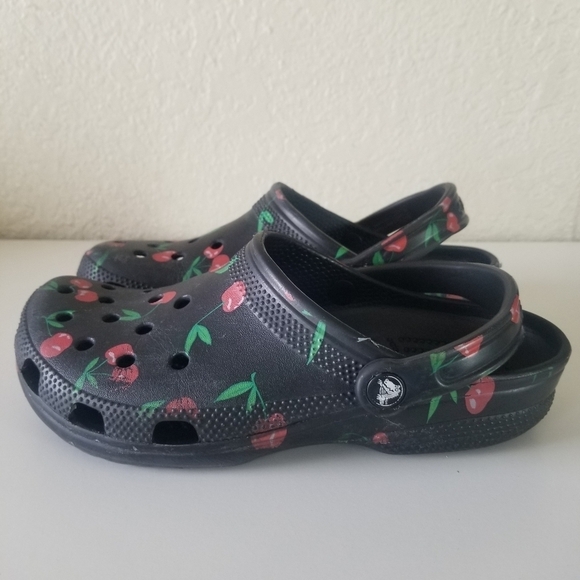 Crocs | Classic Clog Vacay Vibes Cherry - Picture 2 of 9